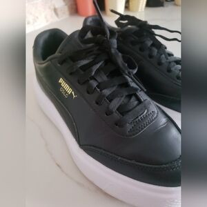 PUMA Sneakers
